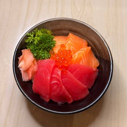 แซลมอนทูน่าไข่ปลาแซลมอนด้ง