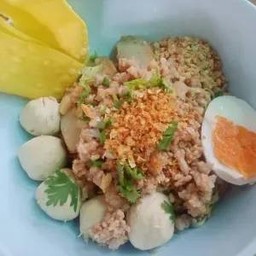 บะหมี่คลุกซอส แห้ง