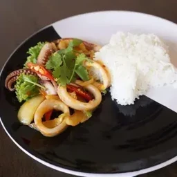 ปลาหมึกผัดไข่เค็ม