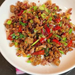 (กับข้าว) คั่วพริกเกลือหมูสับ (Stir-fried minced pork with chili and salt)