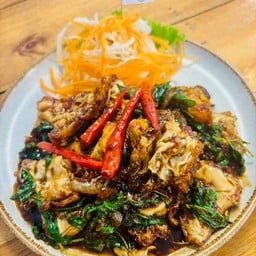 ไข่ดาวกระเพรา