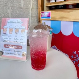 น้ำแดงโซดา