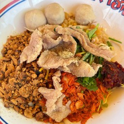 ก๋วยเตี๋ยวแห้งหมู