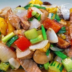 ผัดเปรี้ยวหวานใส่กุ้ง