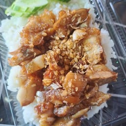 ล้านกะเพรา-ข้าวไข่เจียว ล้านกะเพรา