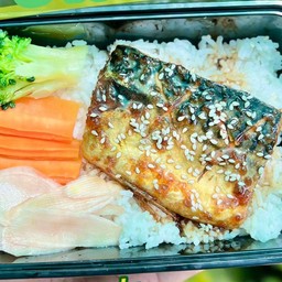 ข้าวหน้าปลาซาบะซอสเทริยากิ