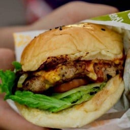 พีพีเบอร์เกอร์ ถนนคนเดิน สวนราชา