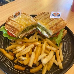 Chicken Breast Sandwich แซนวิชไก่