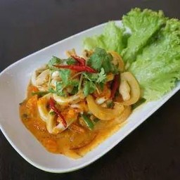 ปลาหมึก ผัดไข่เค็ม