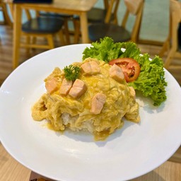 ข้าวไข่ข้นแซลมอน