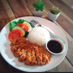 ข้าว-หมูทอดซอสจิ้มแจ่ว