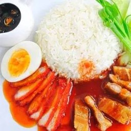 ข้าวหมูแดง หมูกรอบ