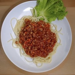 สปาเก็ตตี้ราดซอสมะเขือเทศ