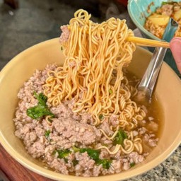 มาม่าหมูสับ