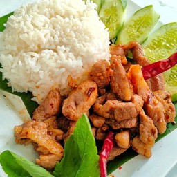 กะเพราหมูชิ้น