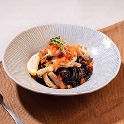 พาสต้าซอสกระเทียมดำ