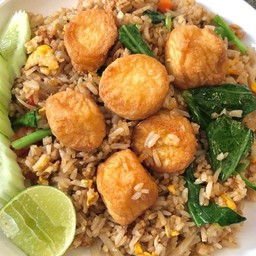 ข้าวผัดเต้าหู้ไข่ (ต้นรัก)