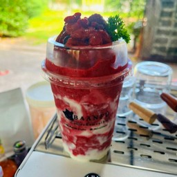 มิกซ์เบอร์รี่โยเกิร์ต