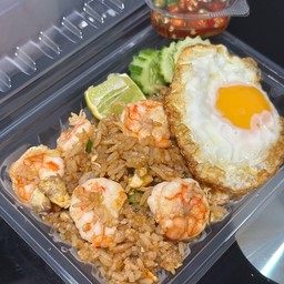 ข้าวผัดกุ้ง ฟรีไข่ดาว