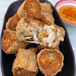ทันย่า โฮม คิชเช่น จ๊อโคตรปู ข้าวผัดปู ปอเปี๊ยะทรงเครื่อง