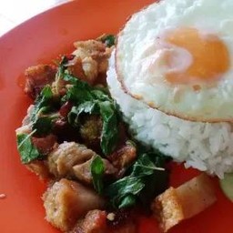 ข้าวกะเพราหมูกรอบ