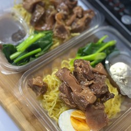 บะหมี่หมูตุ๋น