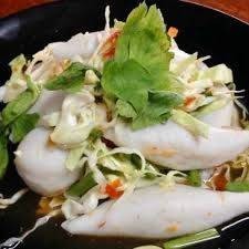 ยำลูกชิ้นปลา