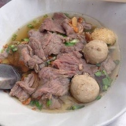 ก๋วยเตี๋ยว เนื้อสด ลูกชิ้น น้ำใส