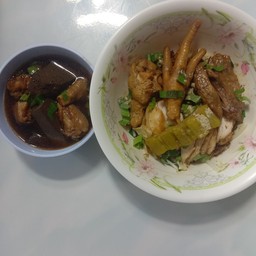 ก๋วยเตี๋ยวไก่มะระ(เจ้าเก่า)หน้าอำเภอไทรน้อย