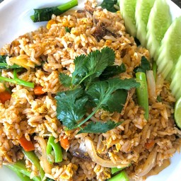 ข้าวผัดปลากระป๋อง