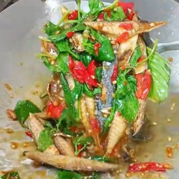 ส้มตำลาบก้อยยำเเซ่บนัวน้ำปลาร้าหมูกรอบซอย19 เเพรมาพร
