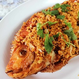 ปลาทับทิมทอดกระเทียม