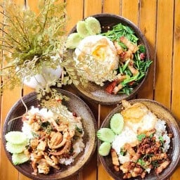 กะเพราพริกแห้ง ครัวคุณบอย