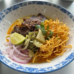 ข้าวซอยเนื้อตุ๋น