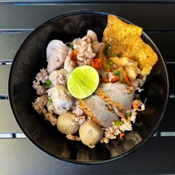 ก๋วยเตี๋ยวแห้งต้มยำ