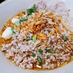 ก๋วยเตี๋ยวเส้นเล็กต้มยำ
