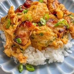 ข้าวไข่เจียวอิ่มพอดี (ท๊อปปิ้ง 5 อย่าง)