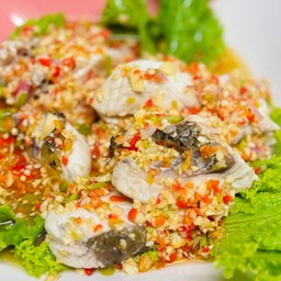 เนื้อปลากะพงนึ่งมะนาว