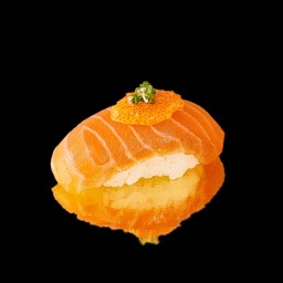 ซูชิแซลมอนซอสสไปซี่เทนไท