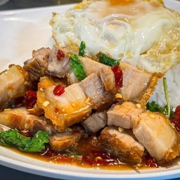 กะเพราหมูกรอบ