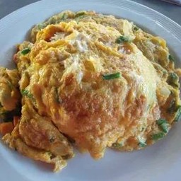 ข้าวราดไข่เจียว - Thai Omelette with rice