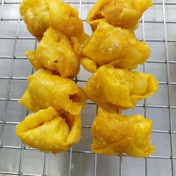 เกี๊ยวห่อลูกชิ้นหมู