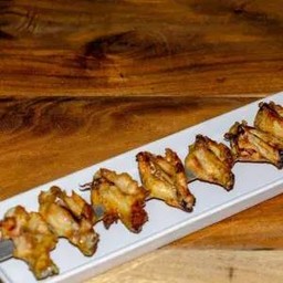 Chicken Wing Stick 6 Piece (น่องบนไก่ย่าง 6 ชิ้น)