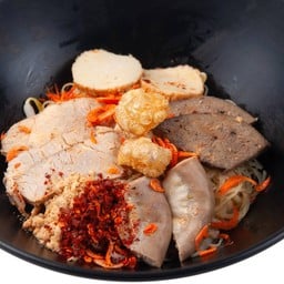 ก๋วยเตี๋ยว(แห้ง)ยำโบราณ เครื่องแน่น รสชาติทำถึง กลมกล่อม จัดจ้าน