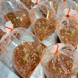 ปักหลักป่นแจ่ว ตลาดโต้รุ่ง