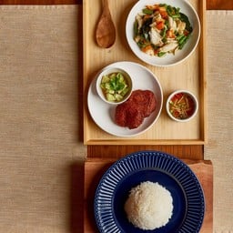 ข้าว+ปูผัดพริกเหลือง+ทอดมันปลากราย