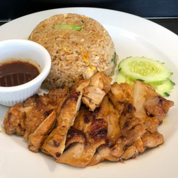 DL ข้าวผัดสเต็กไก่ จิ้มแจ่ว