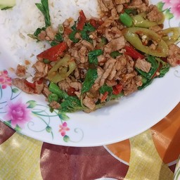 น้อง อาหารตามสั่งหน้าบึงไผ่ กอไผ่2