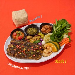 เซ็ตเหนือชนใต้ (ซี่โครงหมูหมัก เสิร์ฟพร้อมน้ำพริก 3 ชนิด)