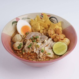 ก๋วยเตี๋ยวต้มยำหมูมะนาวไข่หวาน